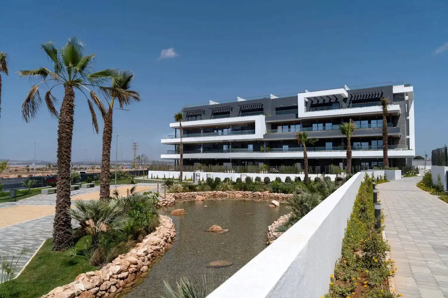 Apartamento con terraza en venta en Zona Carrefour - Urbanizaciones, imagen 3