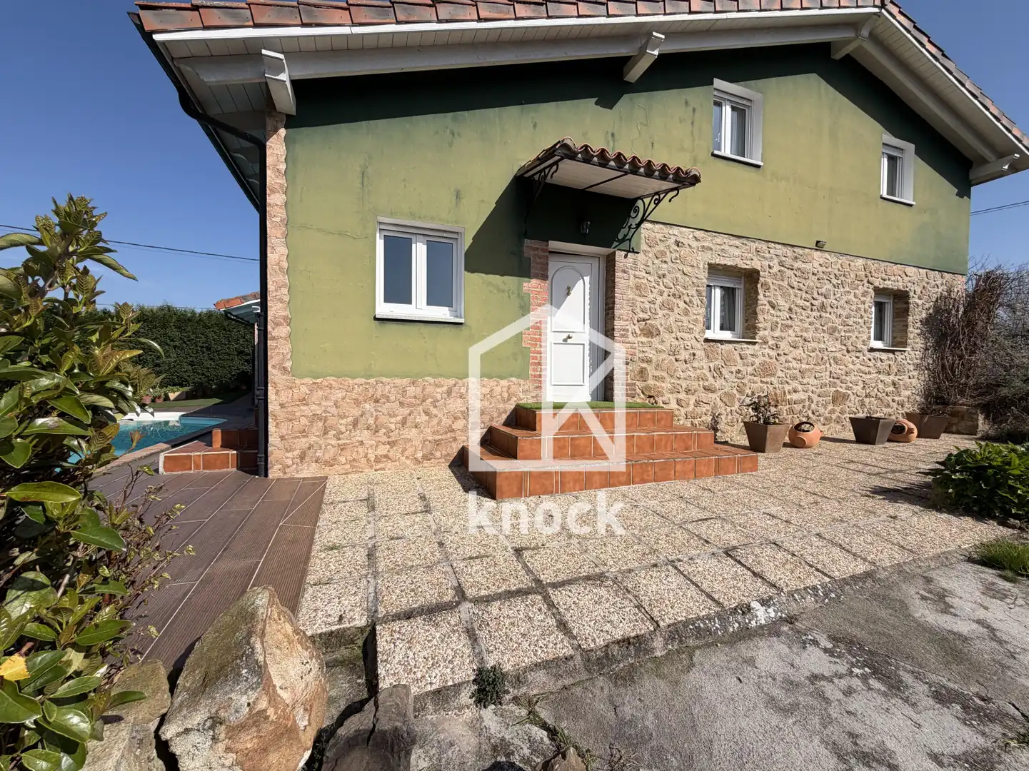 Vista exterior de Casa o xalet en venda en Langreo amb Calefacció, Terrassa i Traster