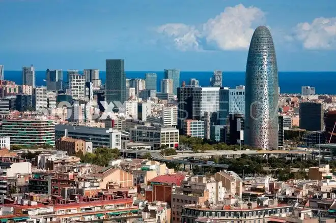 Vista exterior de Garatge en venda en Barcelona