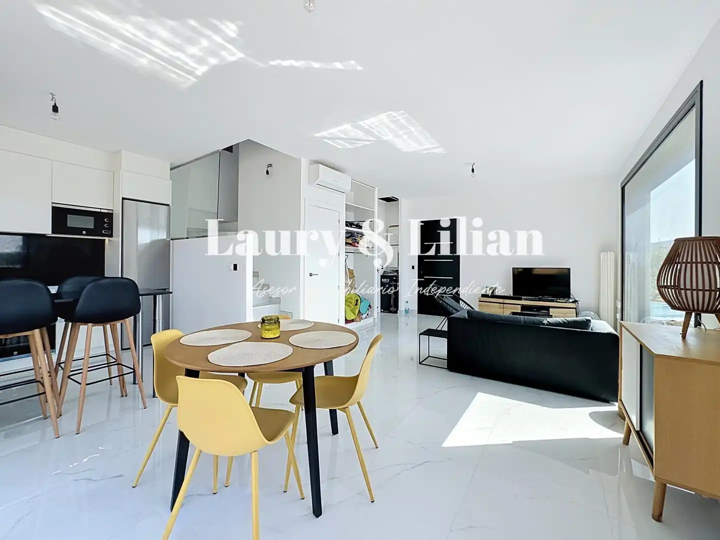 Sala d'estar de Casa o xalet en venda en Roses amb Aire condicionat, Calefacció i Terrassa