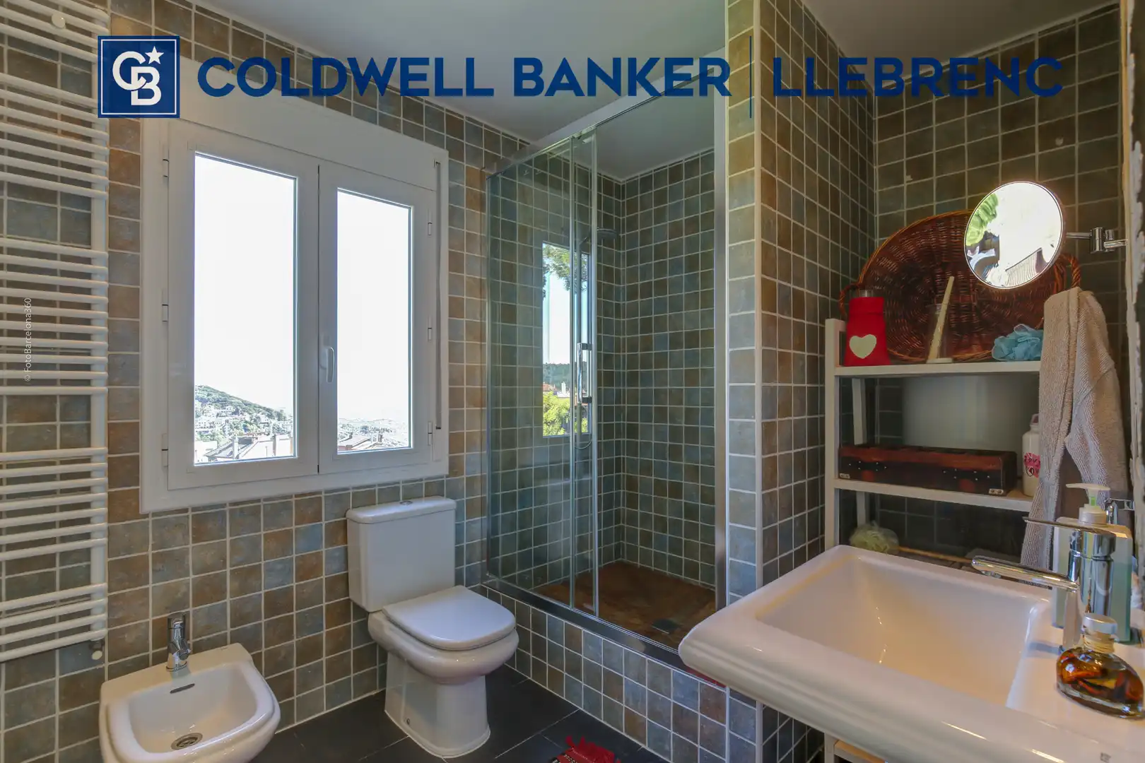 Bathroom of Houses for rent in Barcelona  with Heating, Private garden and Parquet flooring