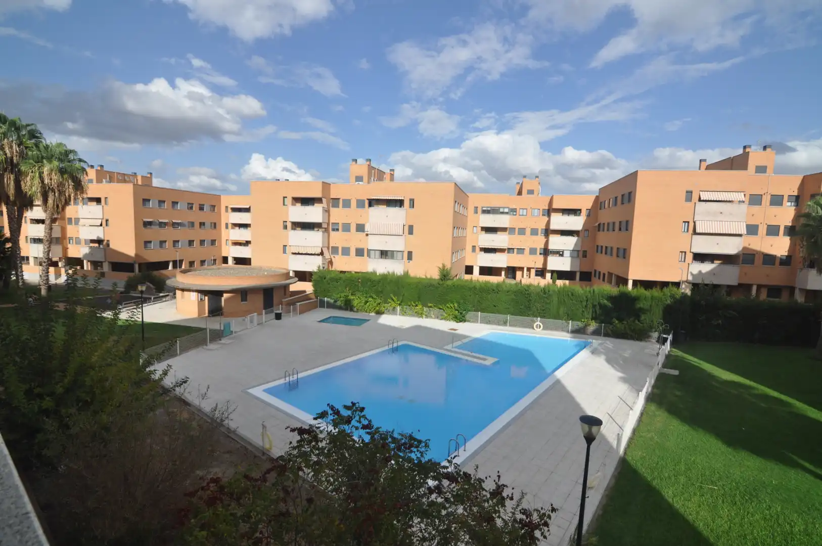 Flat with pool to rent in Calle los Alimoches