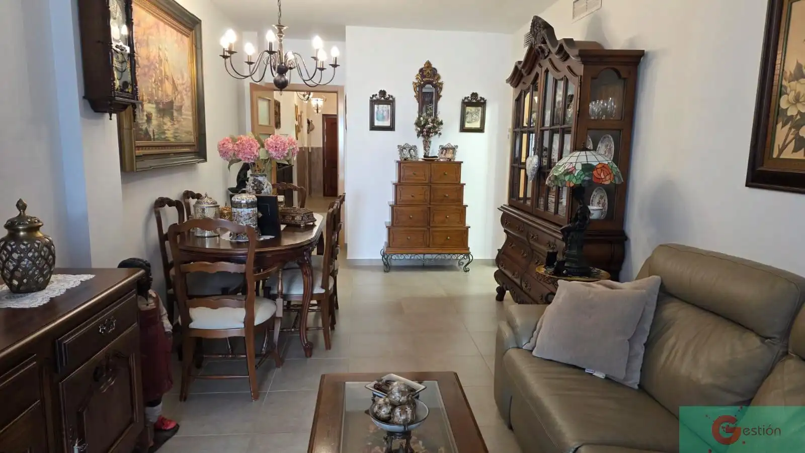 Apartamento con piscina en venta en Estepona Pueblo, imagen 3