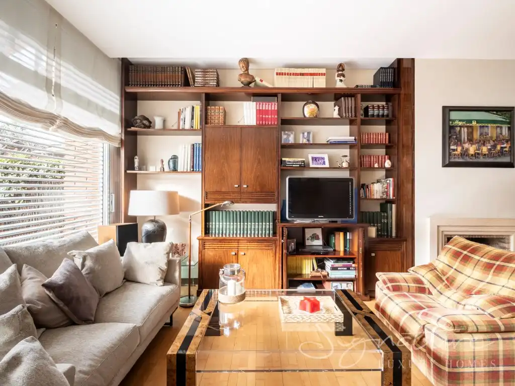 Living room of Detached homes for sale in Sant Cugat del Vallès  with Air Conditioner, Private garden and Terrace