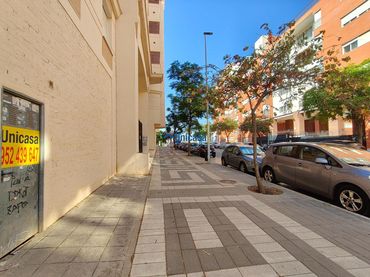 Local comercial en venda a Calle Calle Flaubert, 1