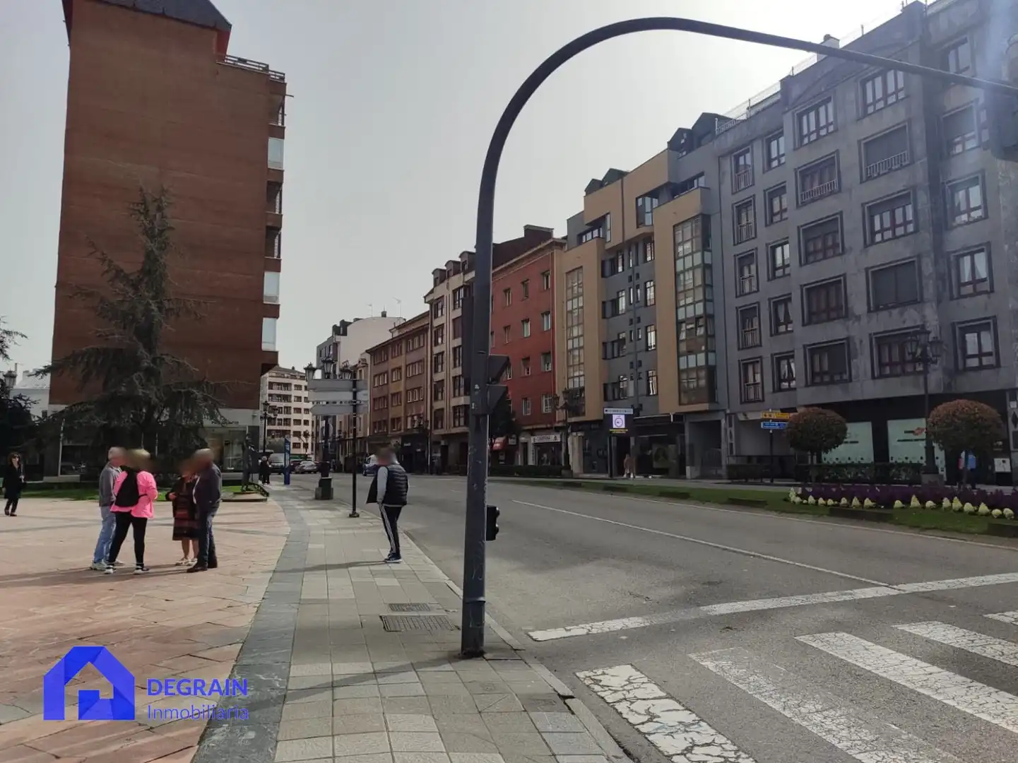Außenansicht von Wohnung zum Verkauf in Oviedo  mit Abstellraum