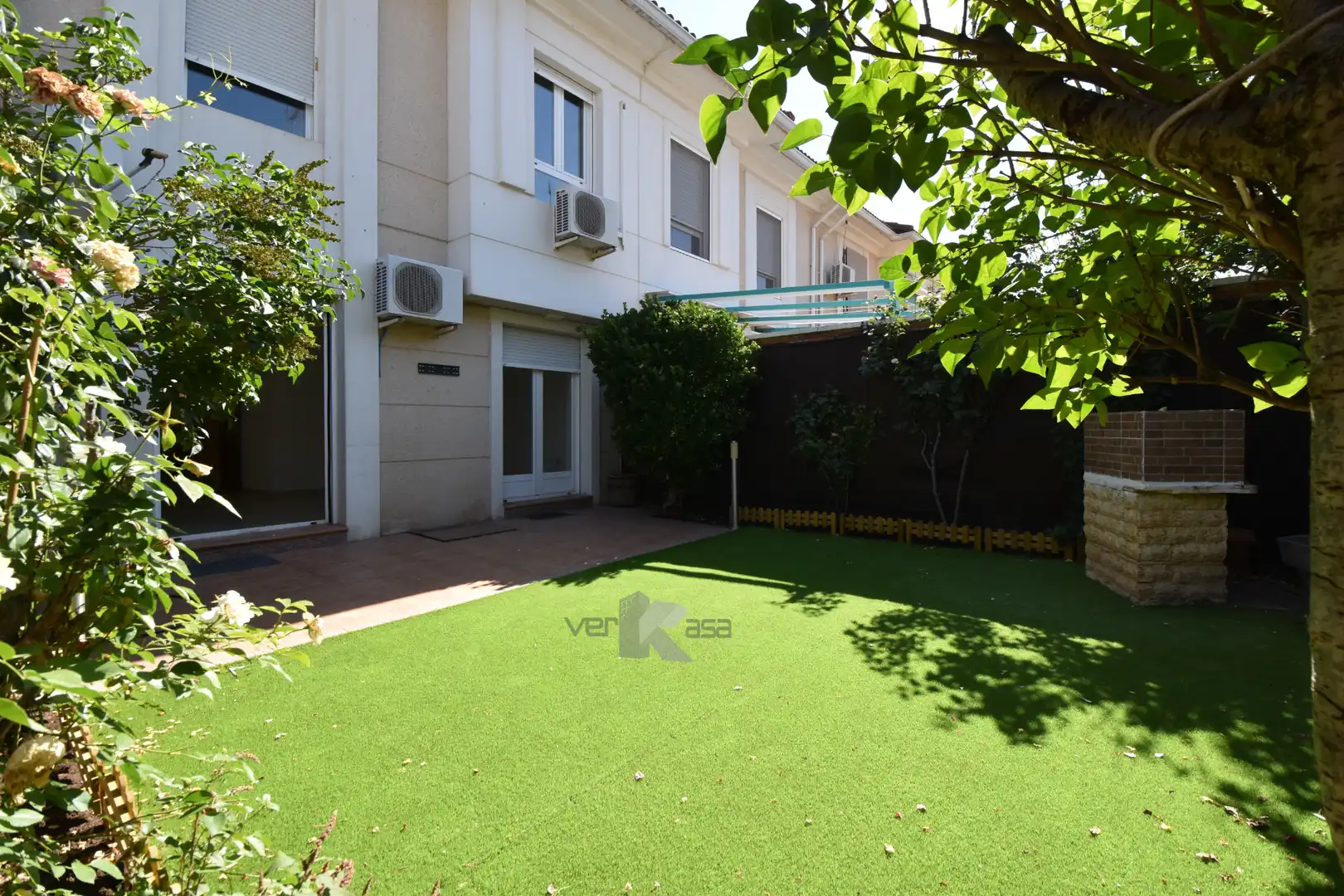 Garten von Einfamilien-Reihenhaus zum Verkauf in San Martín de la Vega mit Klimaanlage, Heizung und Privatgarten