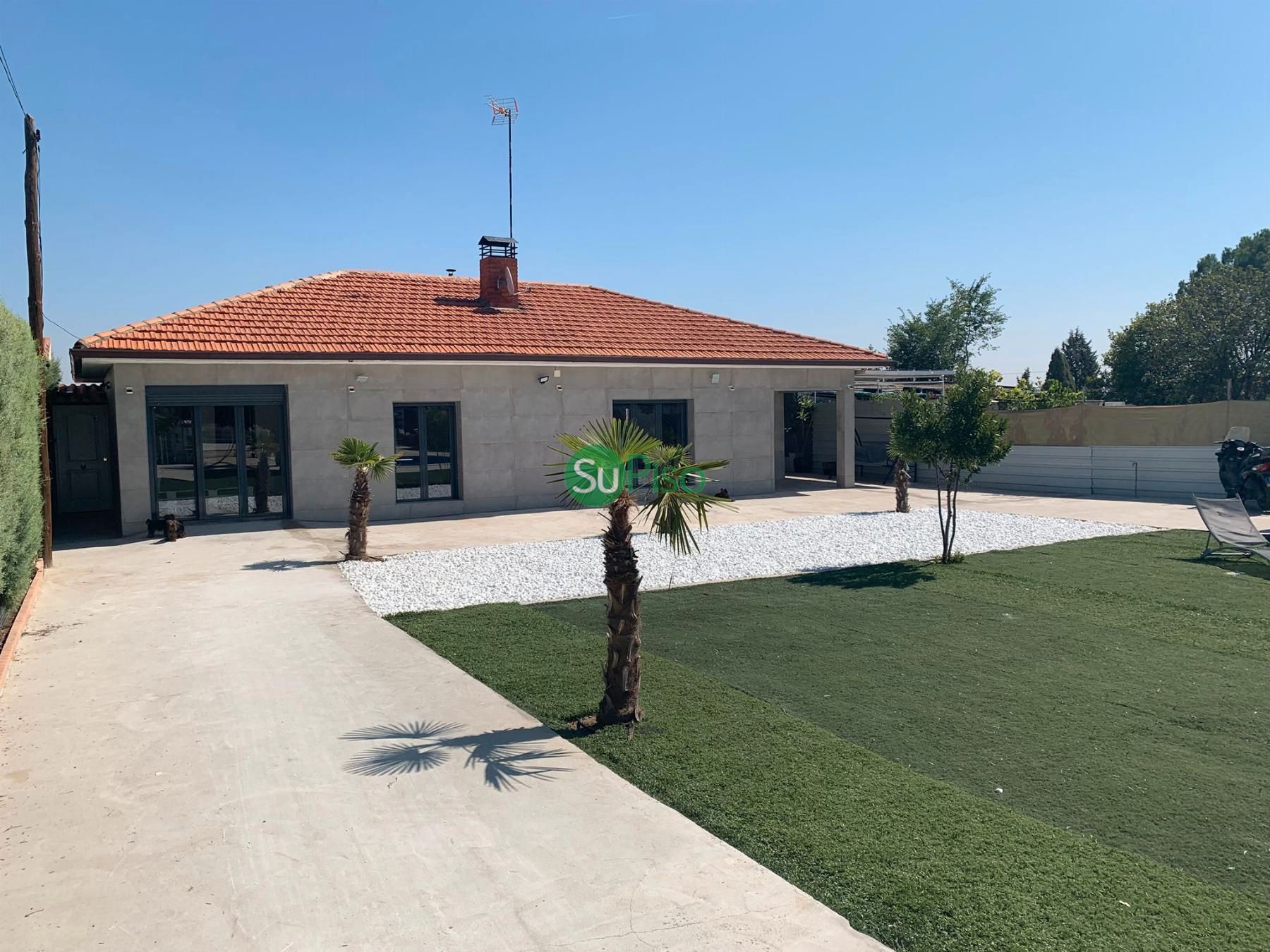 Exterior view of House or chalet for sale in Yuncler  with Air Conditioner, Heating and Private garden