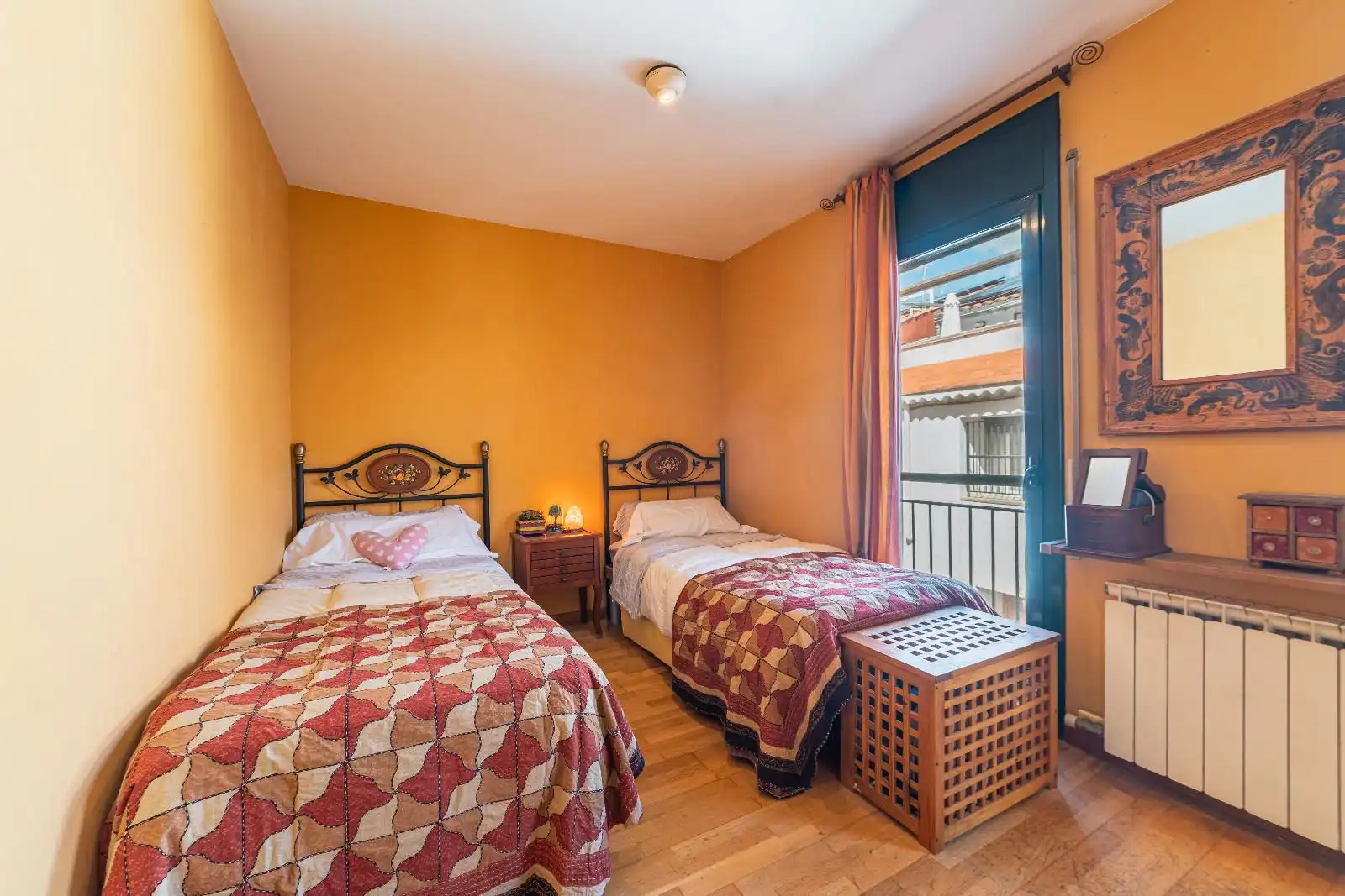 Schlafzimmer von Einfamilien-Reihenhaus zum Verkauf in Vilassar de Mar mit Klimaanlage, Heizung und Terrasse