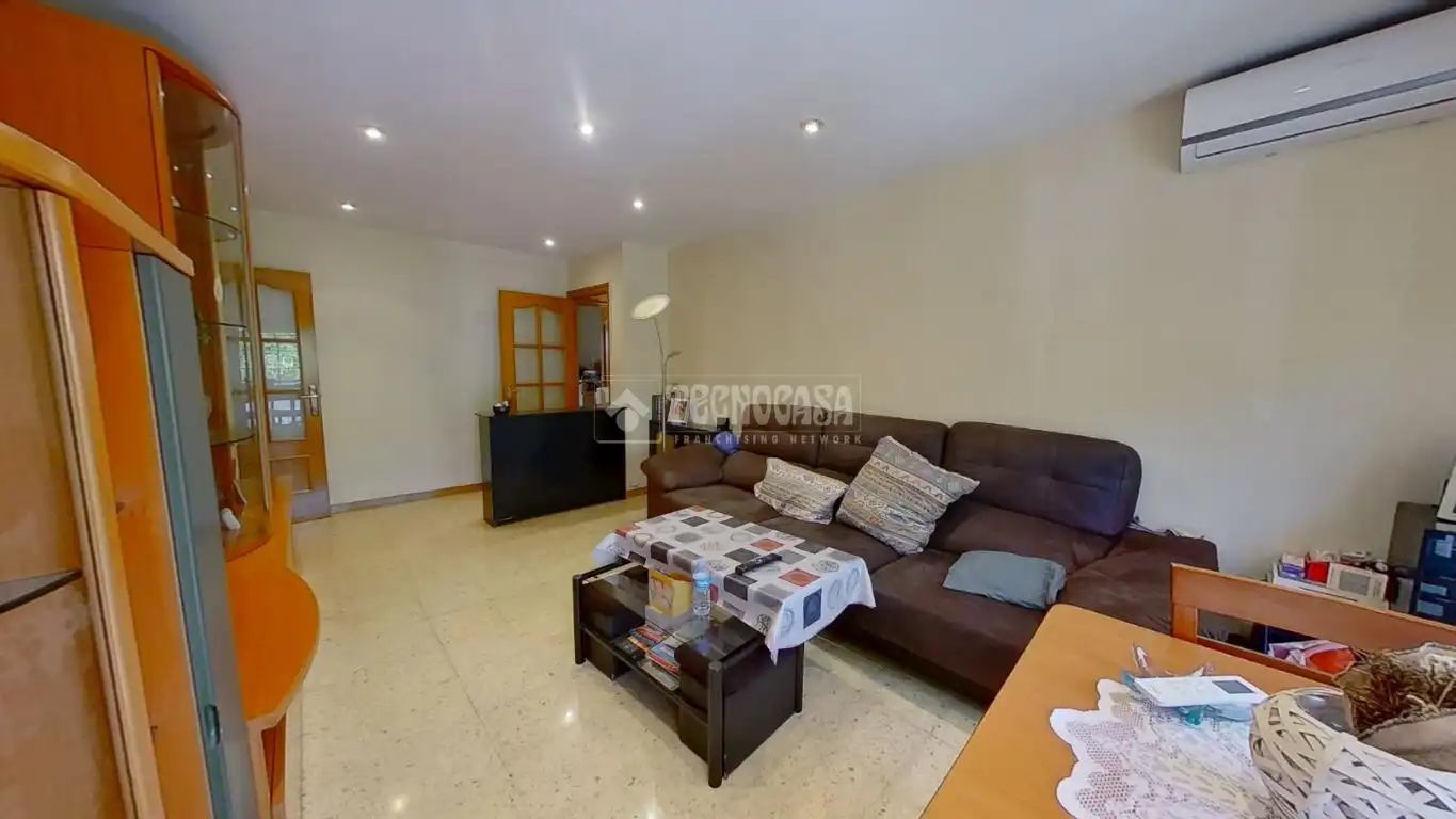 Wohnzimmer von Wohnung zum Verkauf in Sabadell mit Balkon