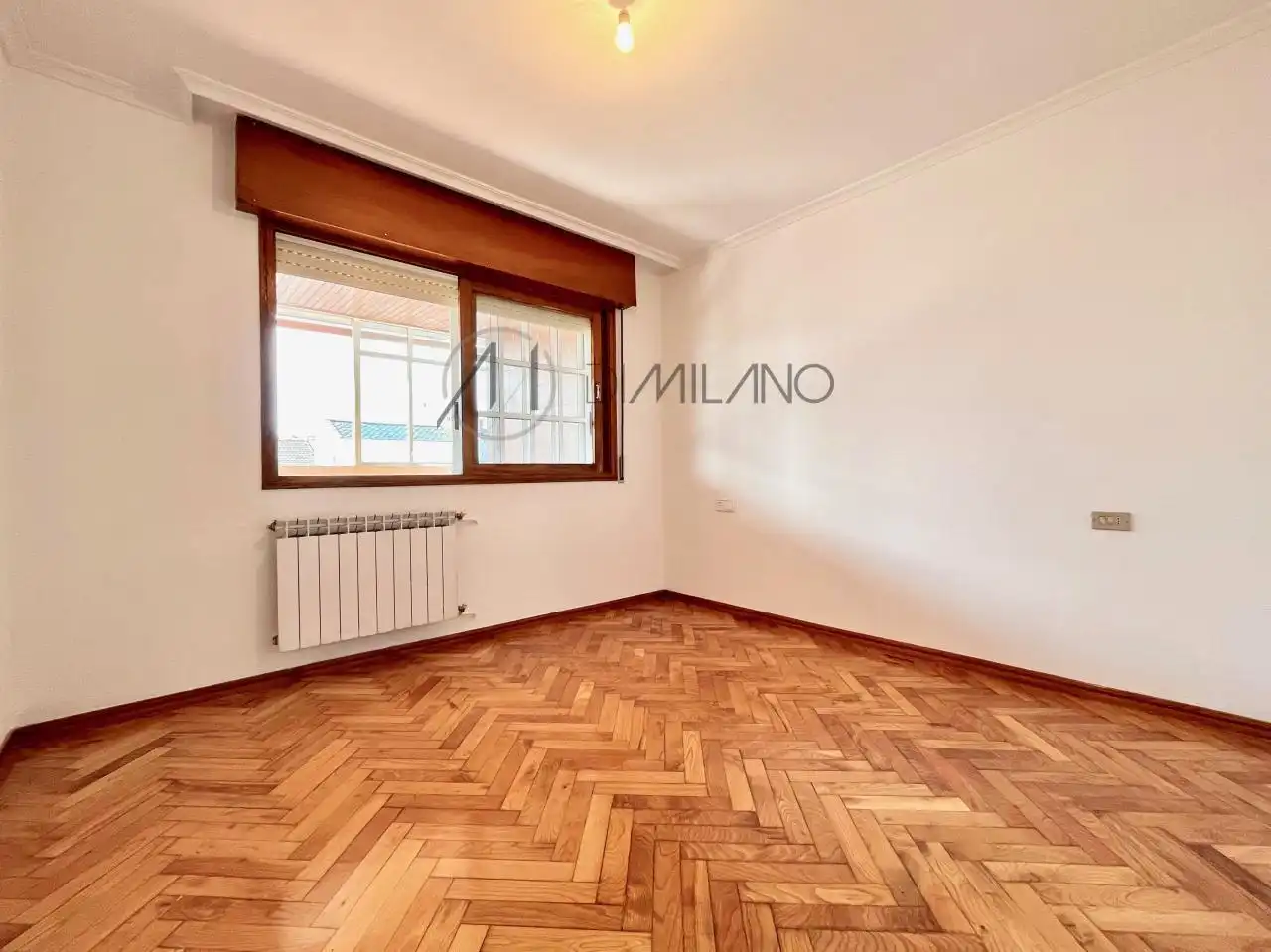 Dormitori de Àtic de lloguer en Vigo  amb Calefacció, Parquet i Terrassa