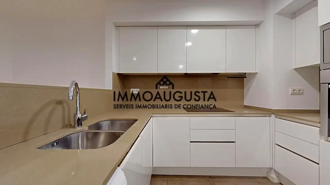 Cuina de Dúplex de lloguer en Barcelona amb Aire condicionat, Calefacció i Parquet