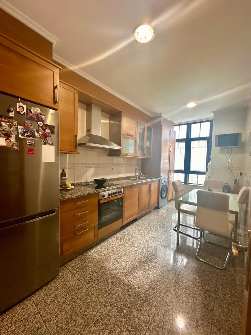 Cuina de Dúplex en venda en Ferrol amb Calefacció, Parquet i Internet