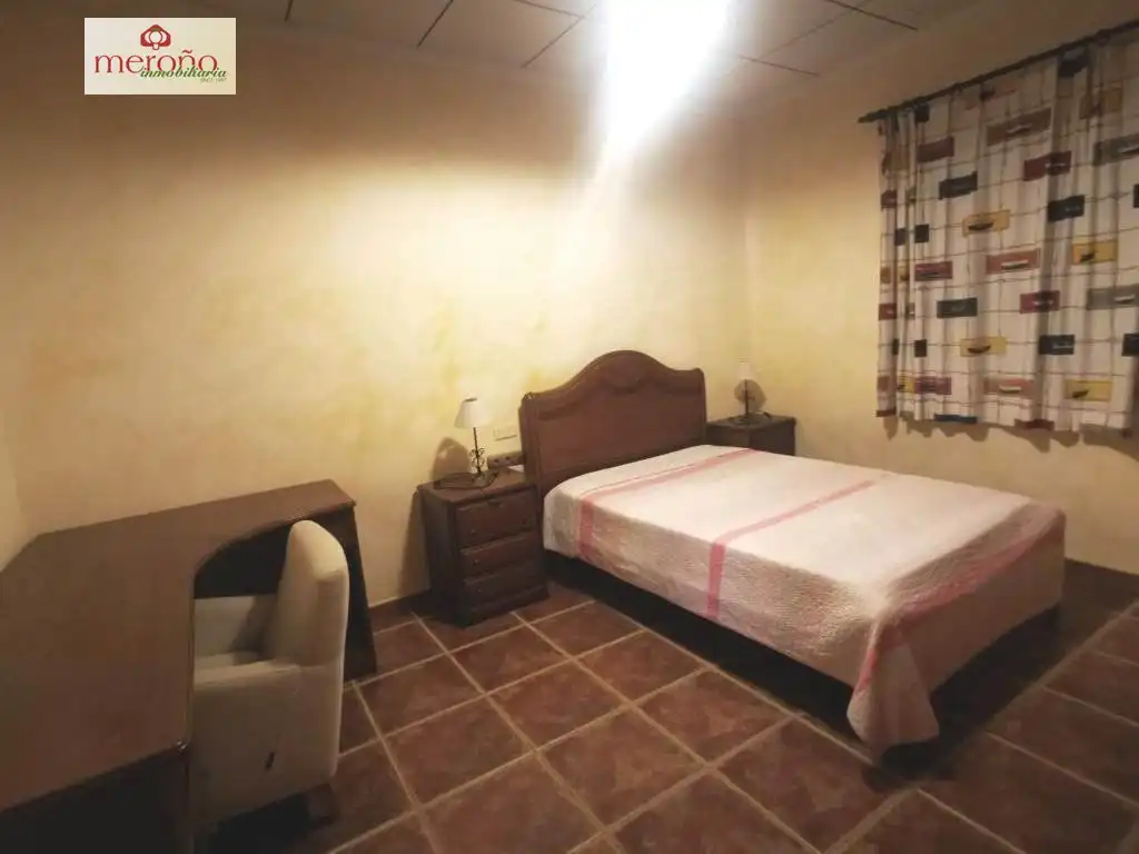 Schlafzimmer von Fabrikhallen zum Verkauf in Elche / Elx
