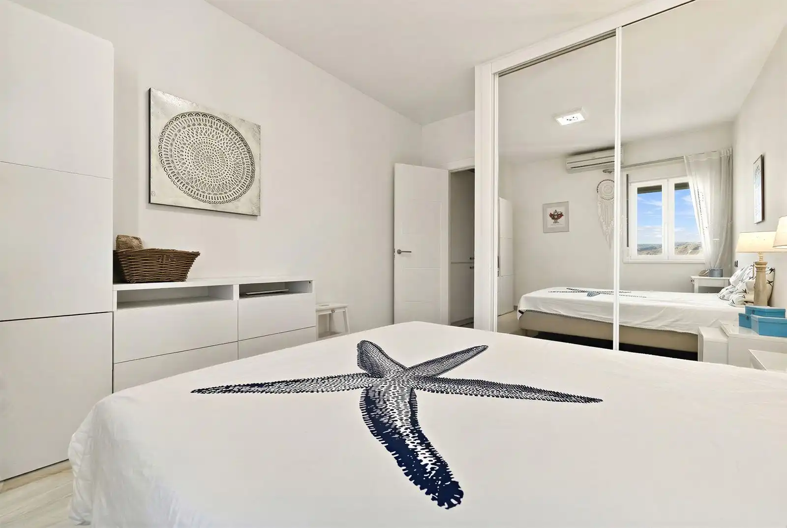Bedroom of Flat for sale in Estepona  with Air Conditioner, Terrace and Community pool