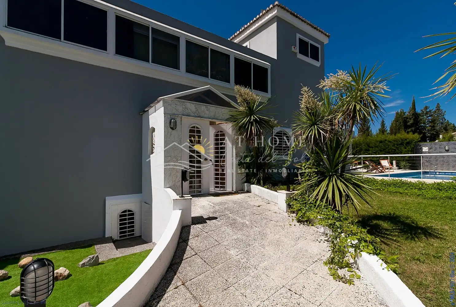 Exterior view of Houses for sale in Granada  with Swimming Pool