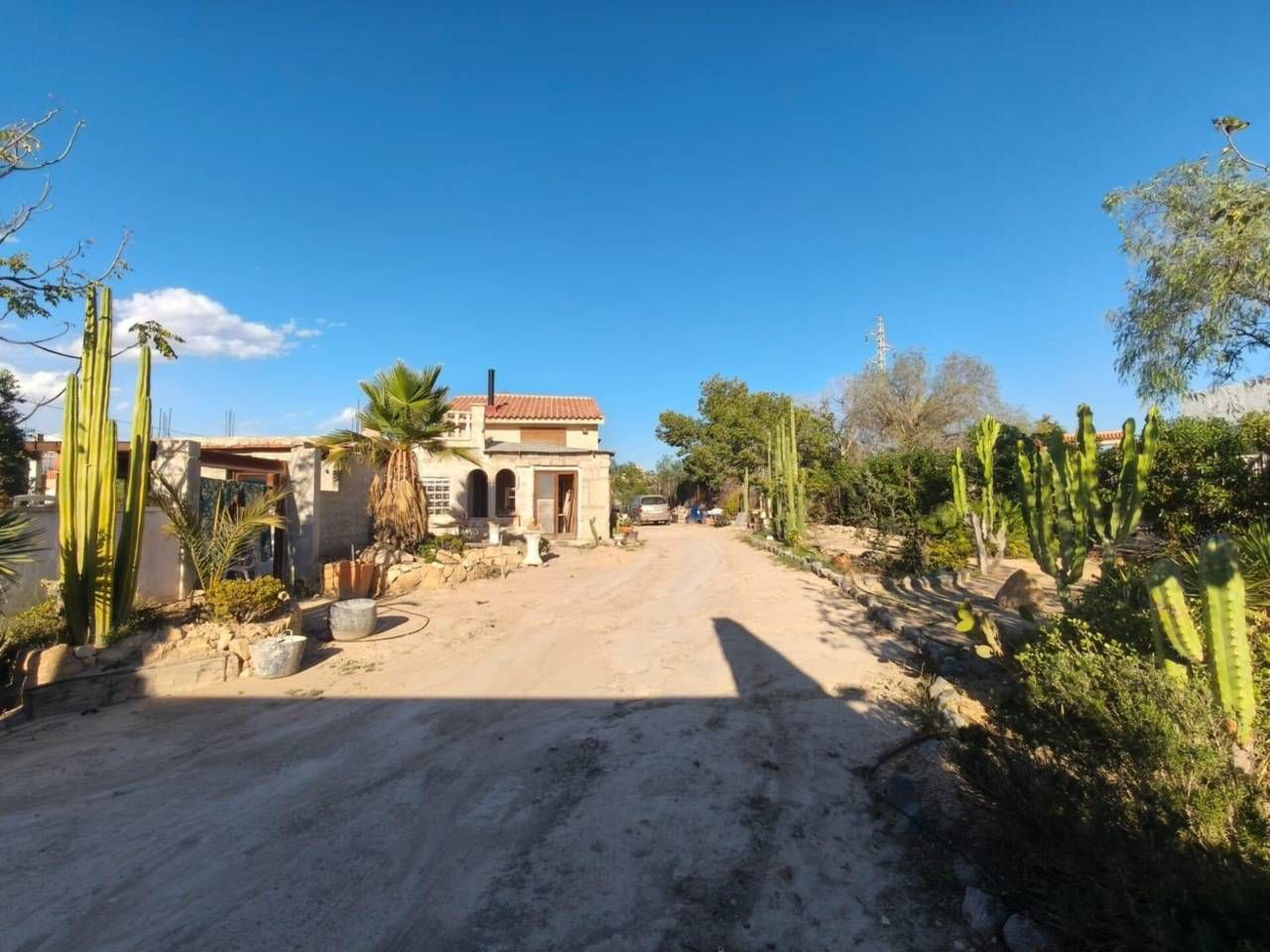 Vista exterior de Casa o xalet en venda en Alicante / Alacant amb Jardí privat