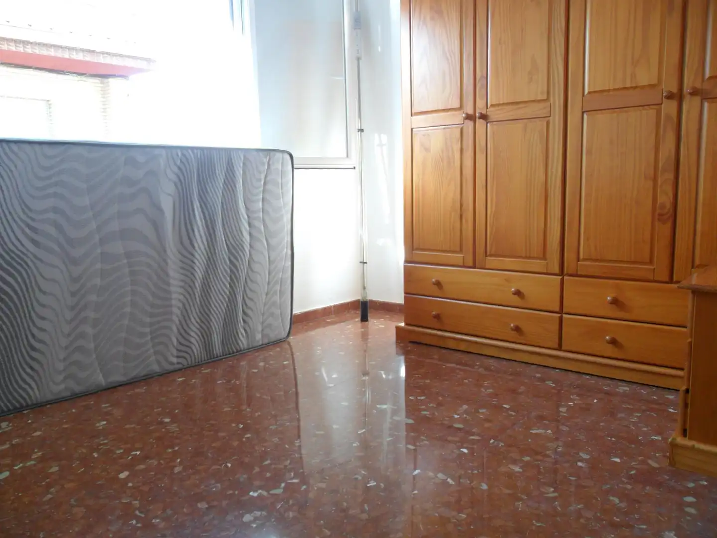 Schlafzimmer von Dachboden zur Miete in Maracena mit Terrasse, Abstellraum und Möbliert