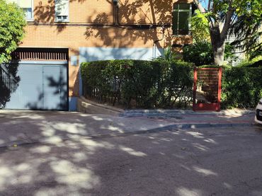 Parking for sale in Travesía Longares 12