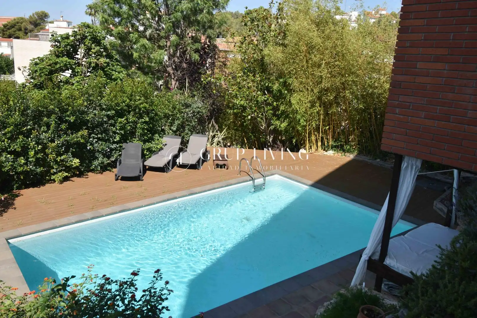 Piscina de Casa o xalet en venda en Sitges amb Calefacció, Jardí privat i Parquet