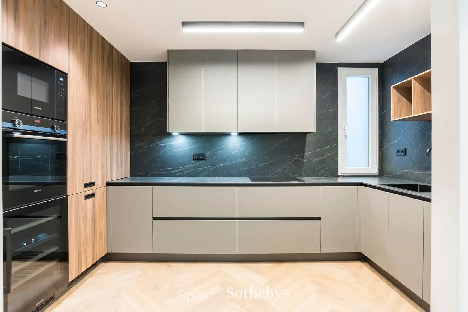 Cuina de Apartament en venda en Madrid amb Aire condicionat i Calefacció