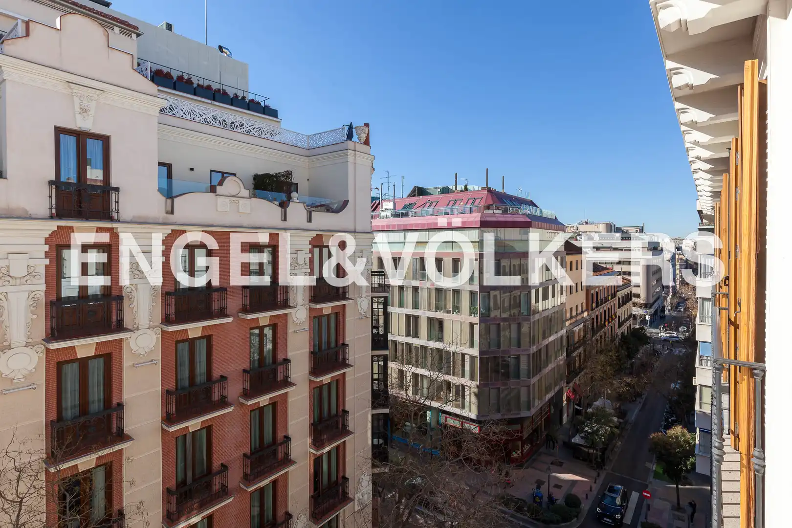 Vista exterior de Àtic de lloguer en Madrid amb Aire condicionat, Calefacció i Balcó