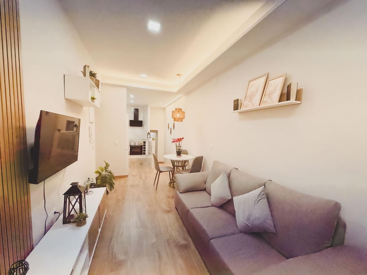 Living room of Planta baja for sale in  Cádiz Capital  with Air Conditioner, Heating and Furnished