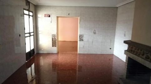 Foto 5 de Casa adosada en venta en Calle Verbena, Andújar, Jaén