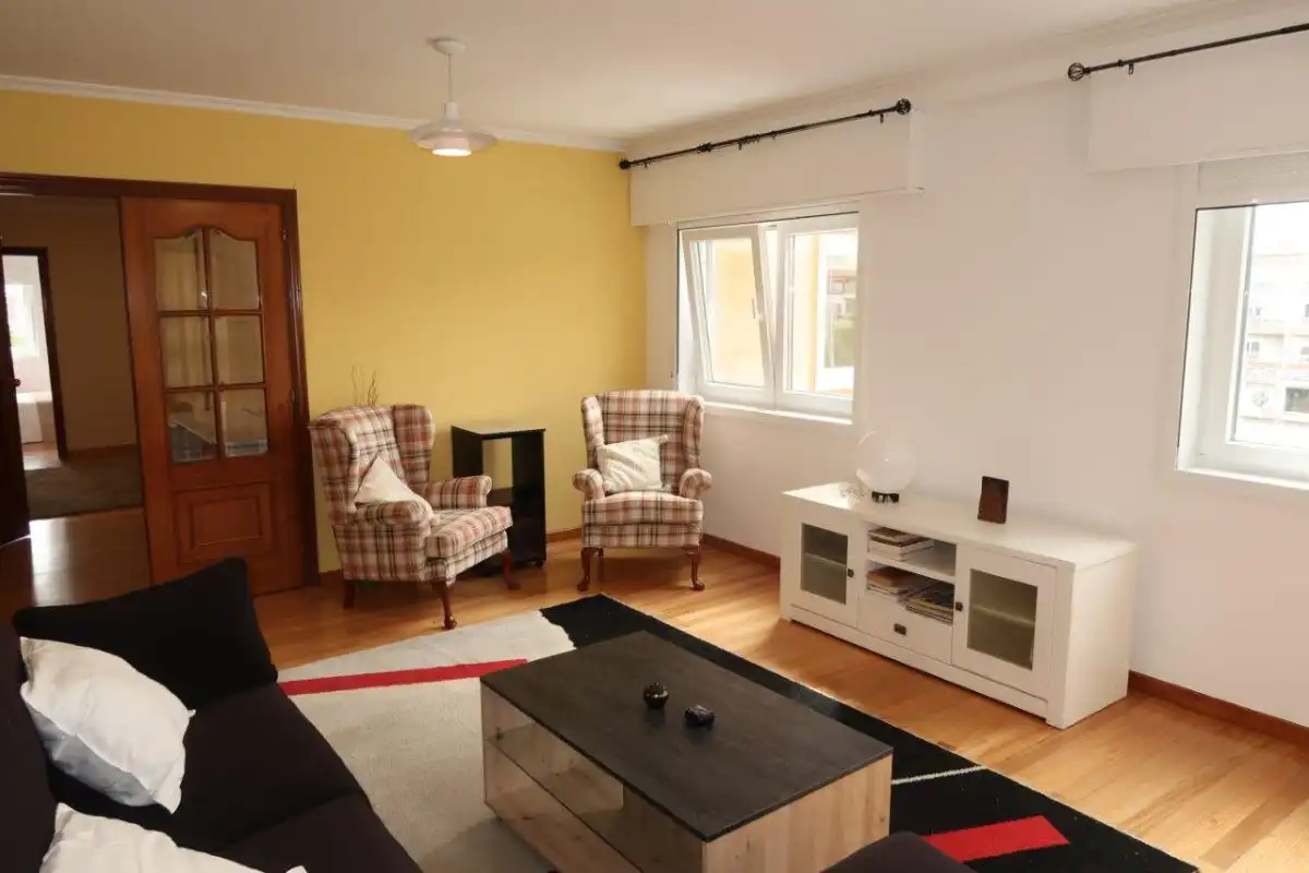 Wohnung zur Miete in Pasaje al Burgo, Eirís