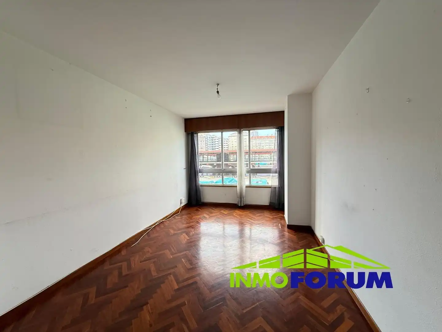 Sala d'estar de Pis en venda en A Coruña Capital  amb Traster