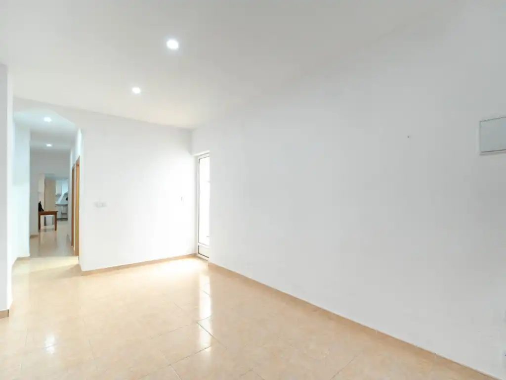 Planta baja en venta en La Pobla de Vallbona con Aire acondicionado, Calefacción y Terraza