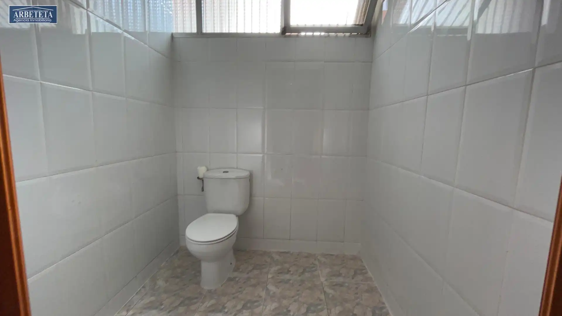 Baño de Local de alquiler en Guadalajara