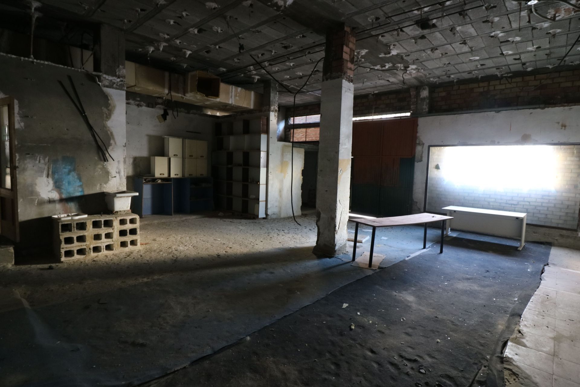 Premises for sale in  Sevilla Capital