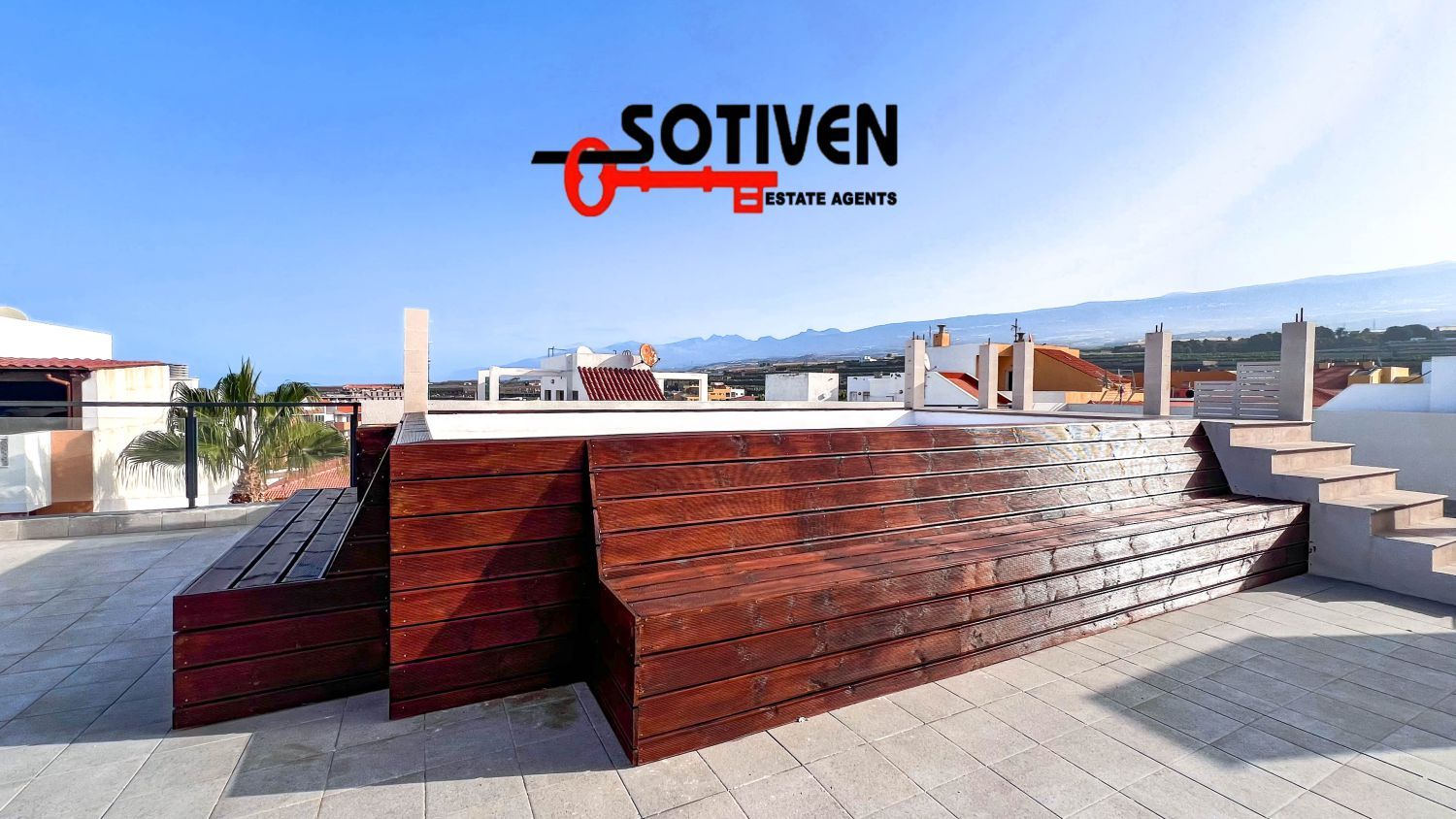 Vista exterior de Apartament en venda en Guía de Isora amb Terrassa, Traster i Piscina comunitària
