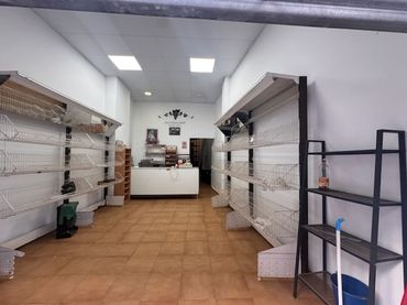 Local comercial en venda a Calle Ferrándiz 1