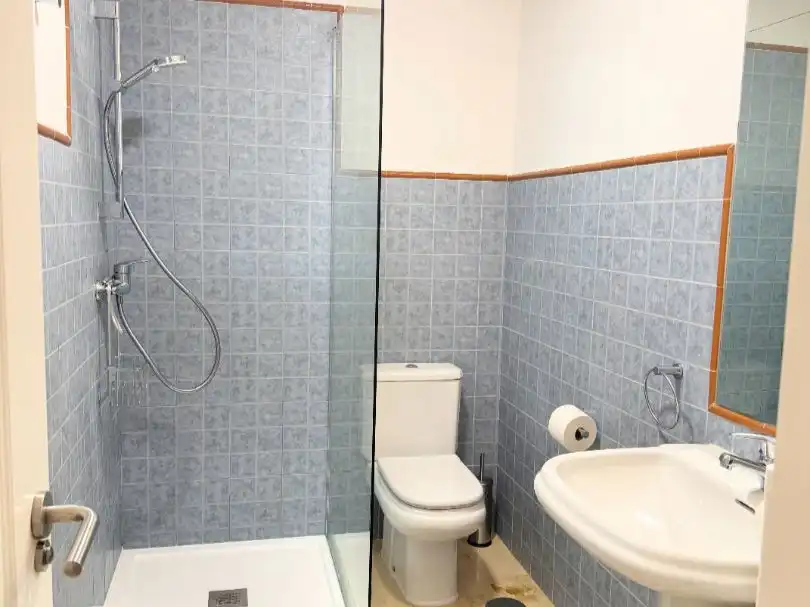 Bathroom of Flat for rent in Marina de Casares