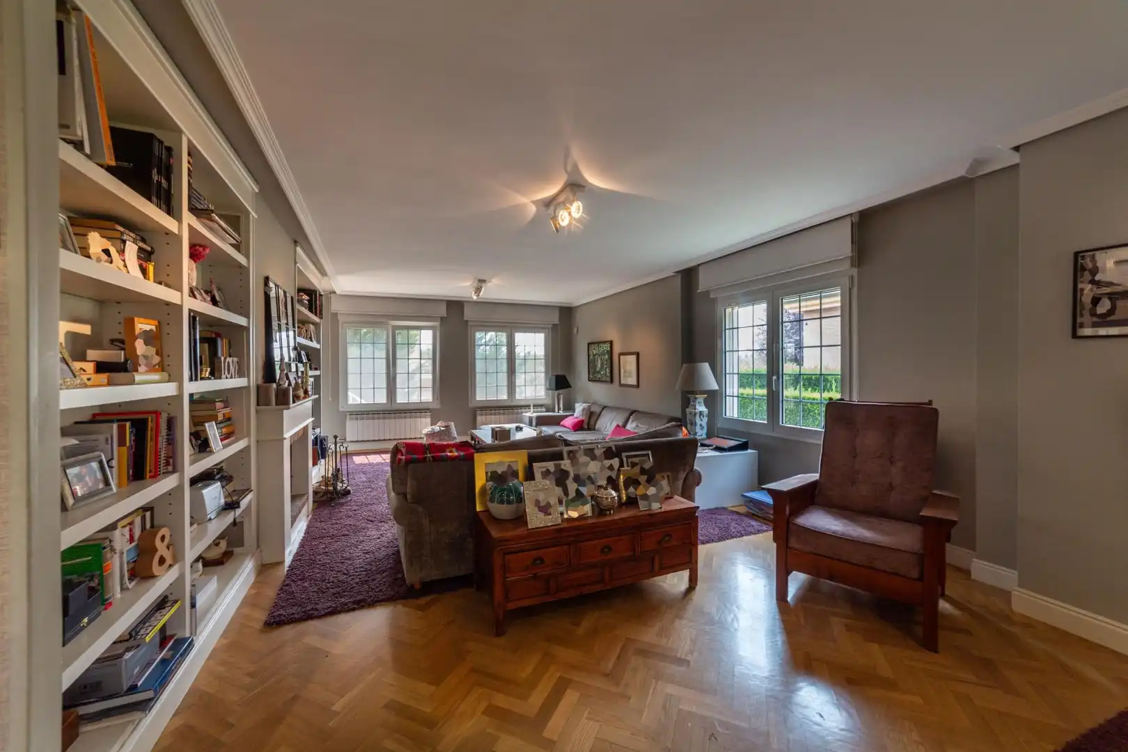 Sala de estar de Casa adosada en venta en Simancas con Calefacción, Jardín privado y Alarma