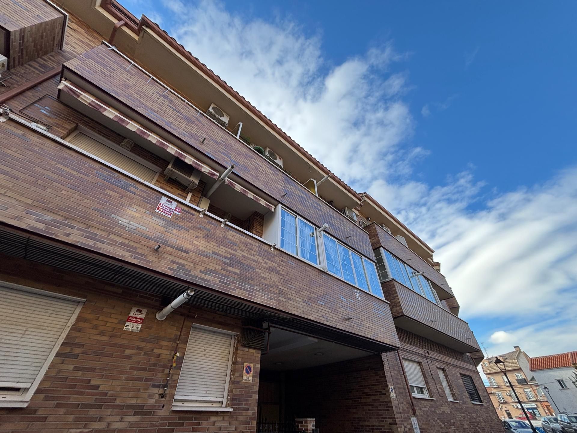 Exterior view of Flat for sale in Yuncos  with Air Conditioner, Heating and Balcony