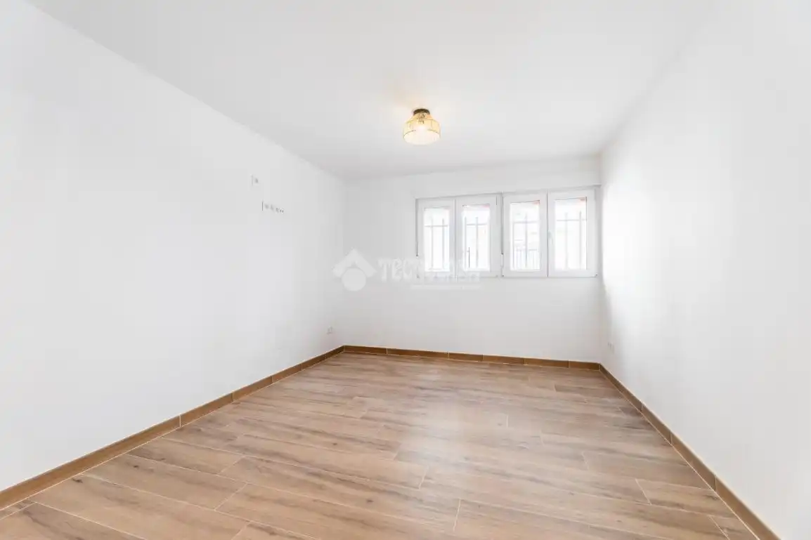 Bedroom of Flat for sale in Madrid