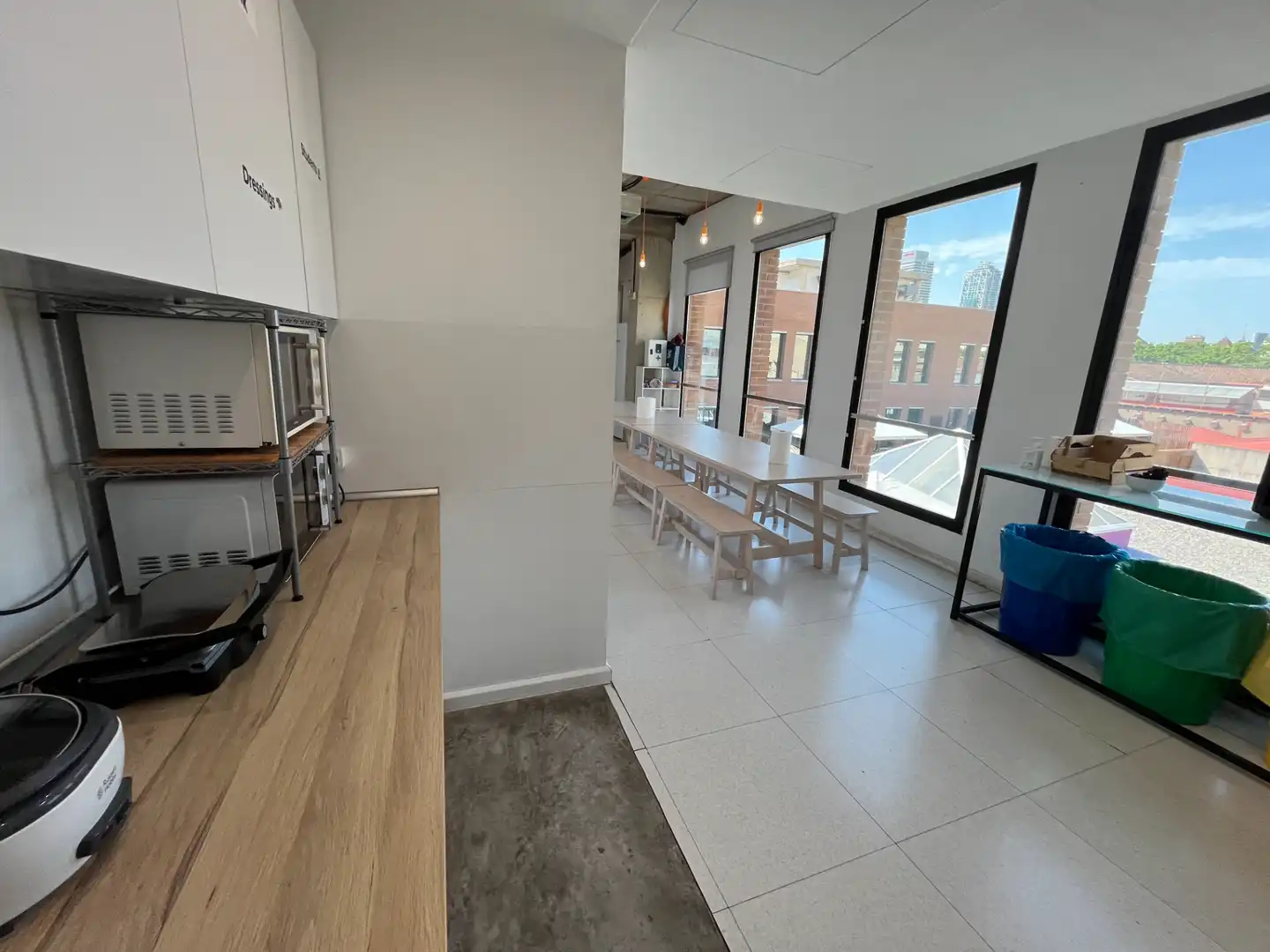 Cocina de Oficina de alquiler en Barcelona con Aire acondicionado, Calefacción y Terraza