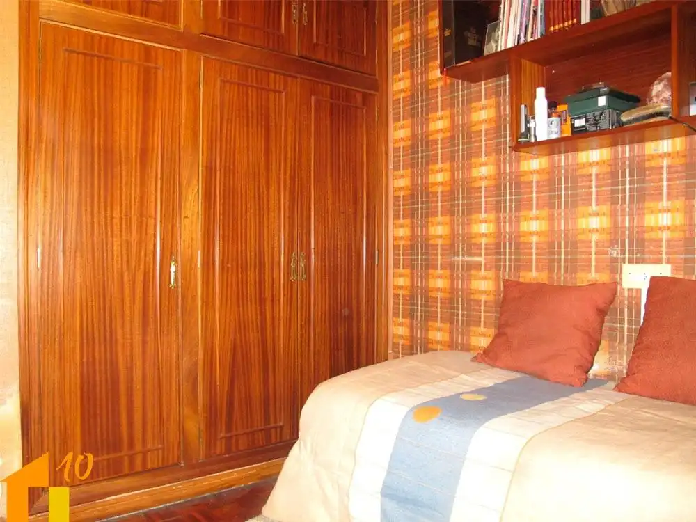 Habitación de Casa o chalet en venta en Burgos con Calefacción, Jardín privado y Trastero