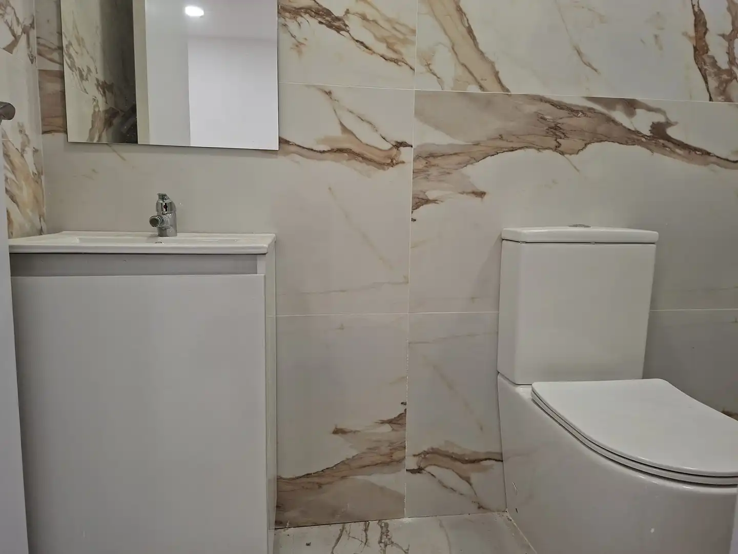 Baño de Local de alquiler en Sabadell
