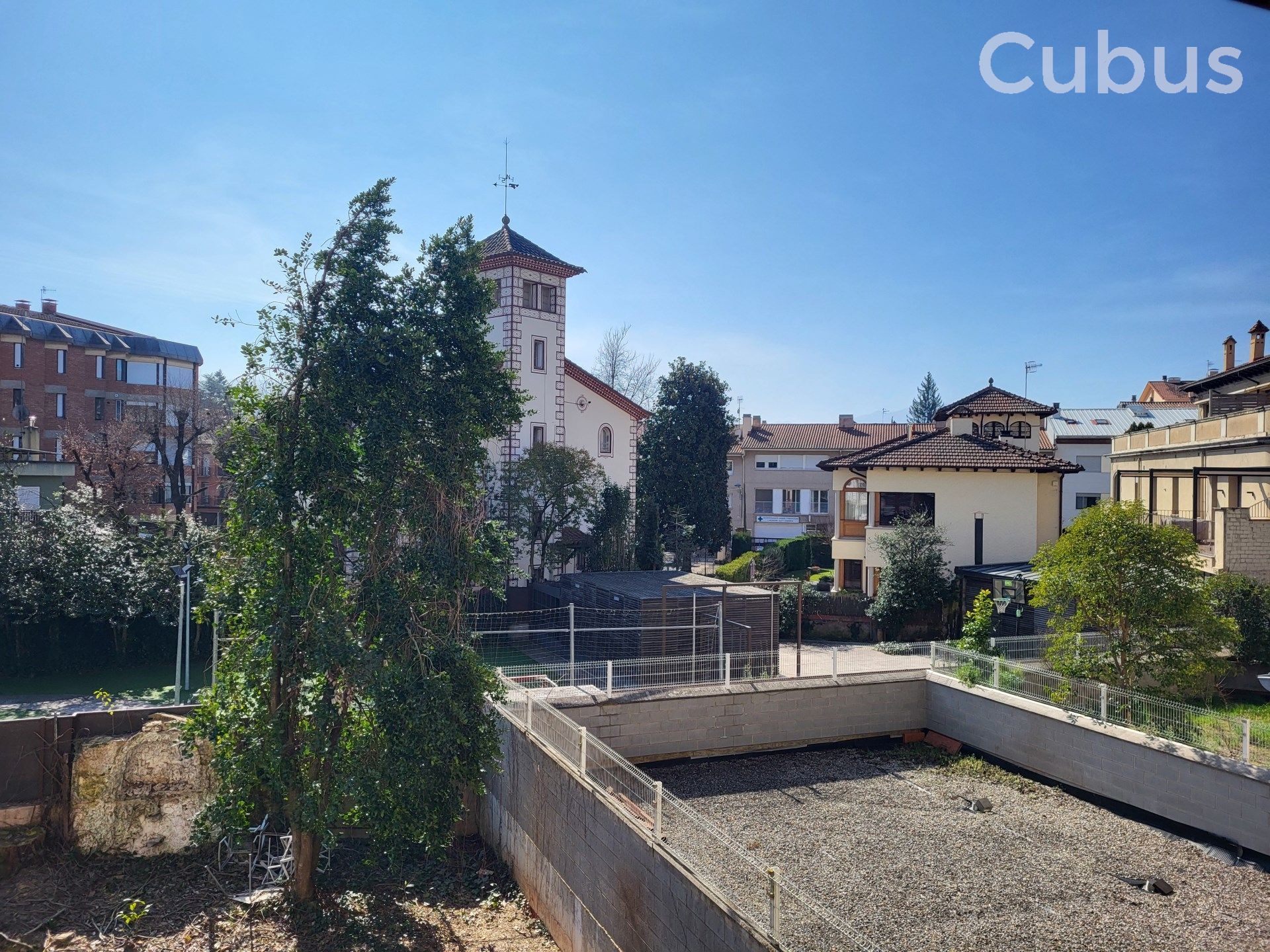 Exterior view of Flat for sale in Olot  with Air Conditioner, Heating and Balcony