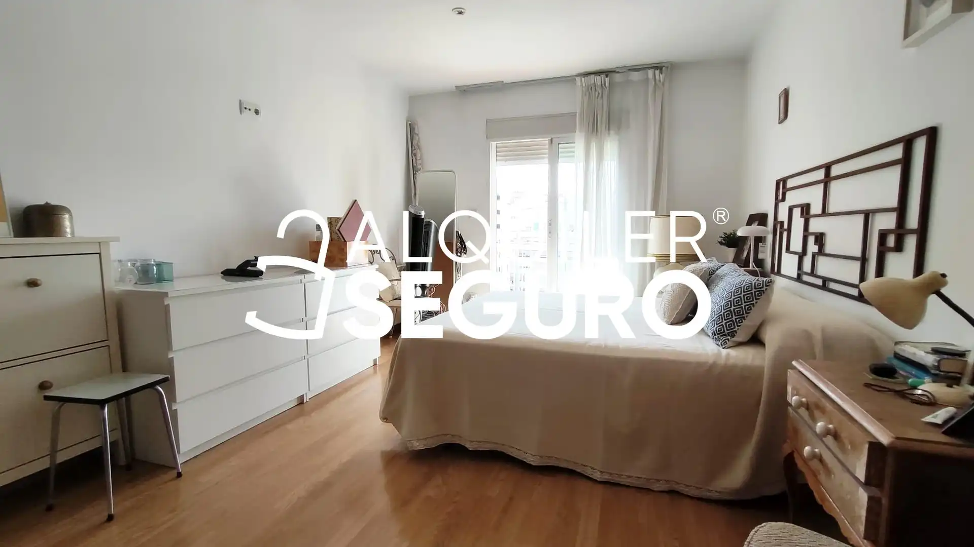 Bedroom of Flat for rent in Valencia  with Air Conditioner, Heating and Terrace