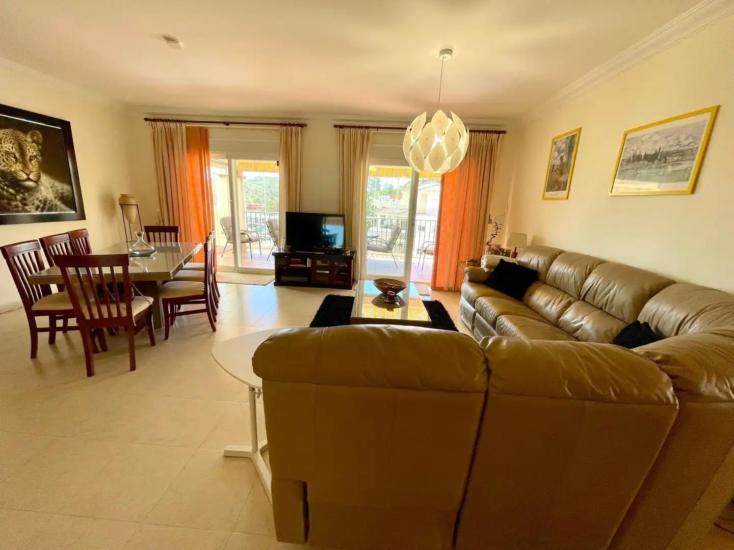Sala de estar de Ático en venta en Mijas con Aire acondicionado, Calefacción y Jardín privado