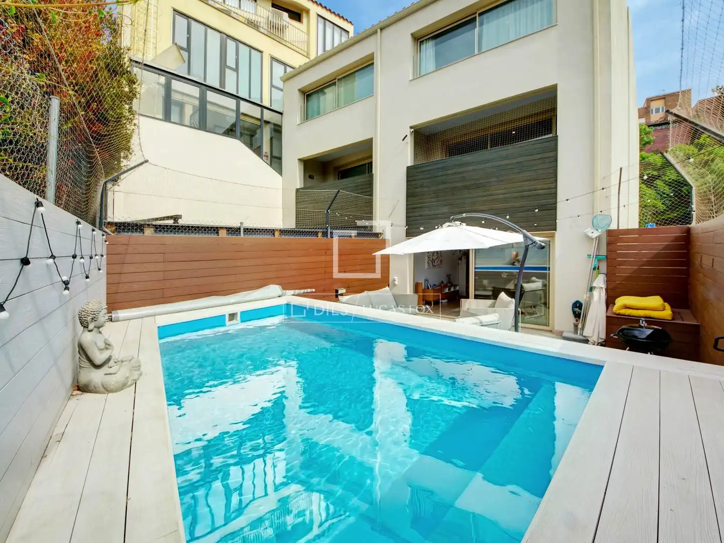 Piscina de Casa o xalet en venda en Sant Just Desvern amb Aire condicionat, Calefacció i Terrassa
