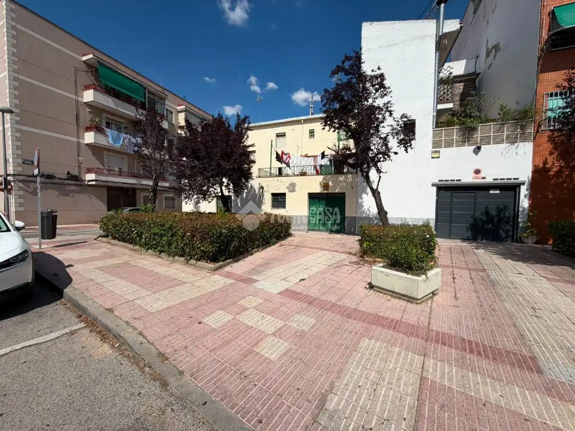 Flat for sale in C. Hermanos Álvarez Quintero, La Alhóndiga