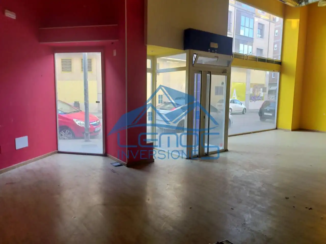 Local comercial en venda a Calle San Juan Apóstol, imagen 3