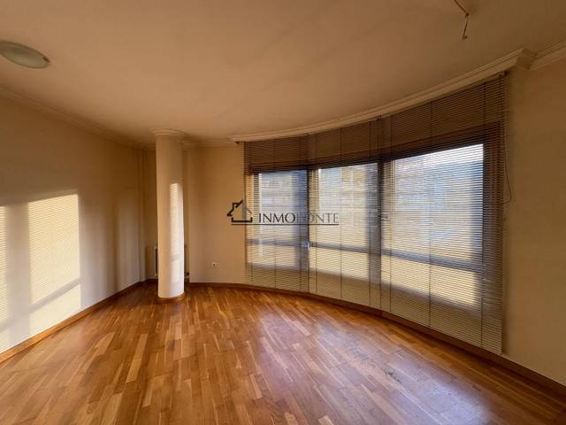 Piso en Venta en A Parda