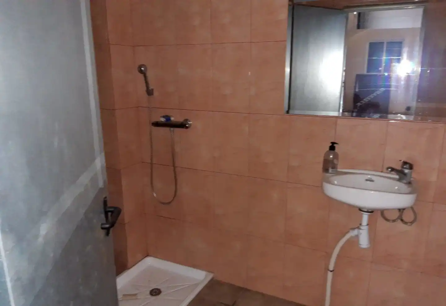 Badezimmer von Fabrikhallen zum Verkauf in Senyera